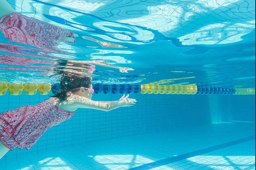 建造學(xué)校游泳池需要什么水處理設(shè)備？