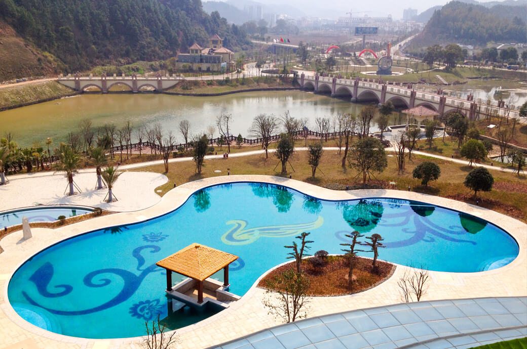 溫泉度假酒，露天泳池