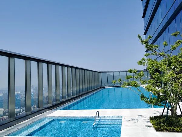 游泳池需要配套哪些設(shè)備？