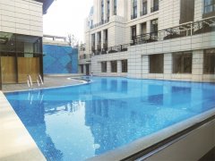 泳池清潔機(jī)器人相比傳統(tǒng)清潔方式有哪些優(yōu)勢(shì)？