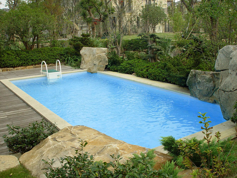 別墅家用游泳池用什么水處理設(shè)備好？