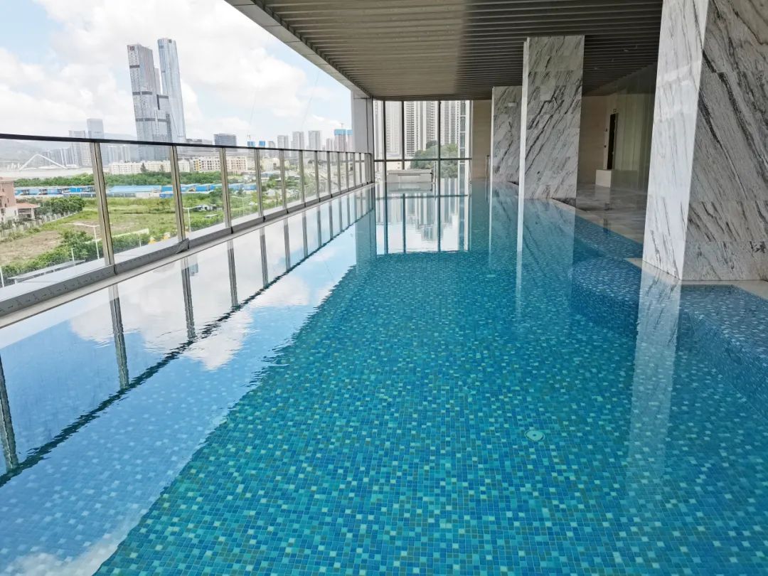 <b>如何選擇適合自己游泳池的砂缸過濾器？</b>