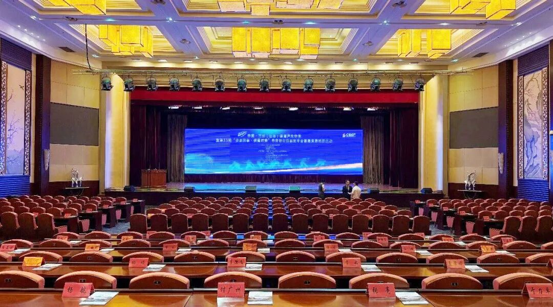 <b>老舊泳館別再縫縫補補！戴思樂在吉林(松原)首次公開“全鏈條降本”方案，開</b>