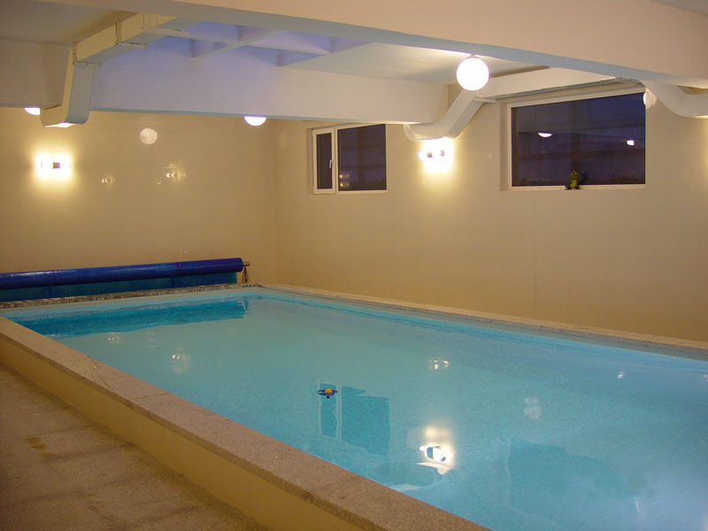 別墅游泳池,別墅泳池水處理設(shè)備,別墅游泳池設(shè)備